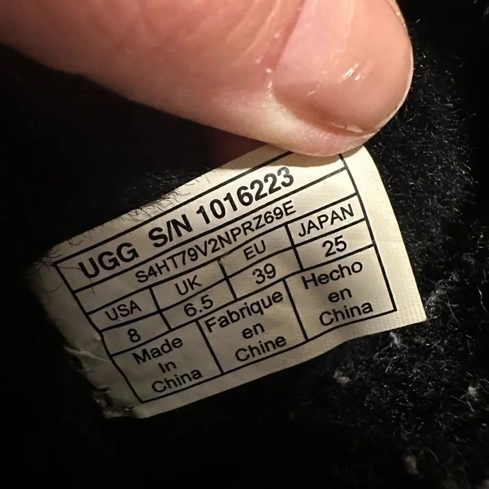Ugg Classic Short II black size 8 - Picture 7 of 7